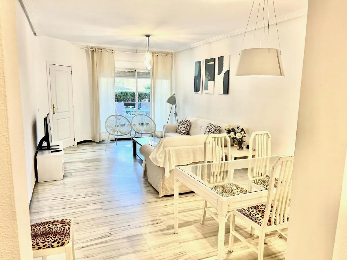 マルベーリャPuerto Banus With Private Gardenアパートメント
